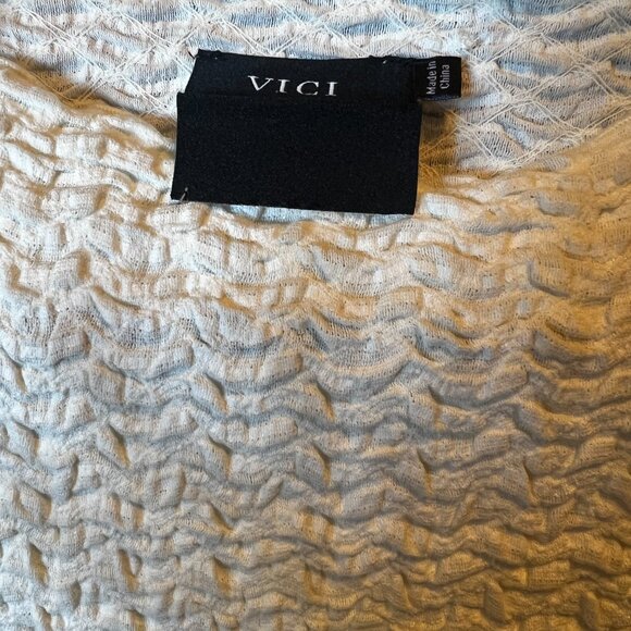 Vici NWOT Medina Smocked Top in Cream - Size L - Picture 7 of 7